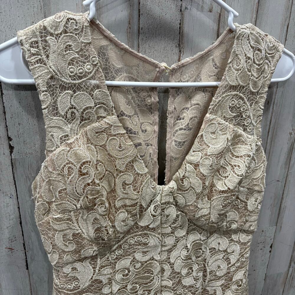 Aidan Mattox Champagne V Neck Lace Mid Slit Dress Maxi Formal Wedding Guest 4 - Picture 3 of 9